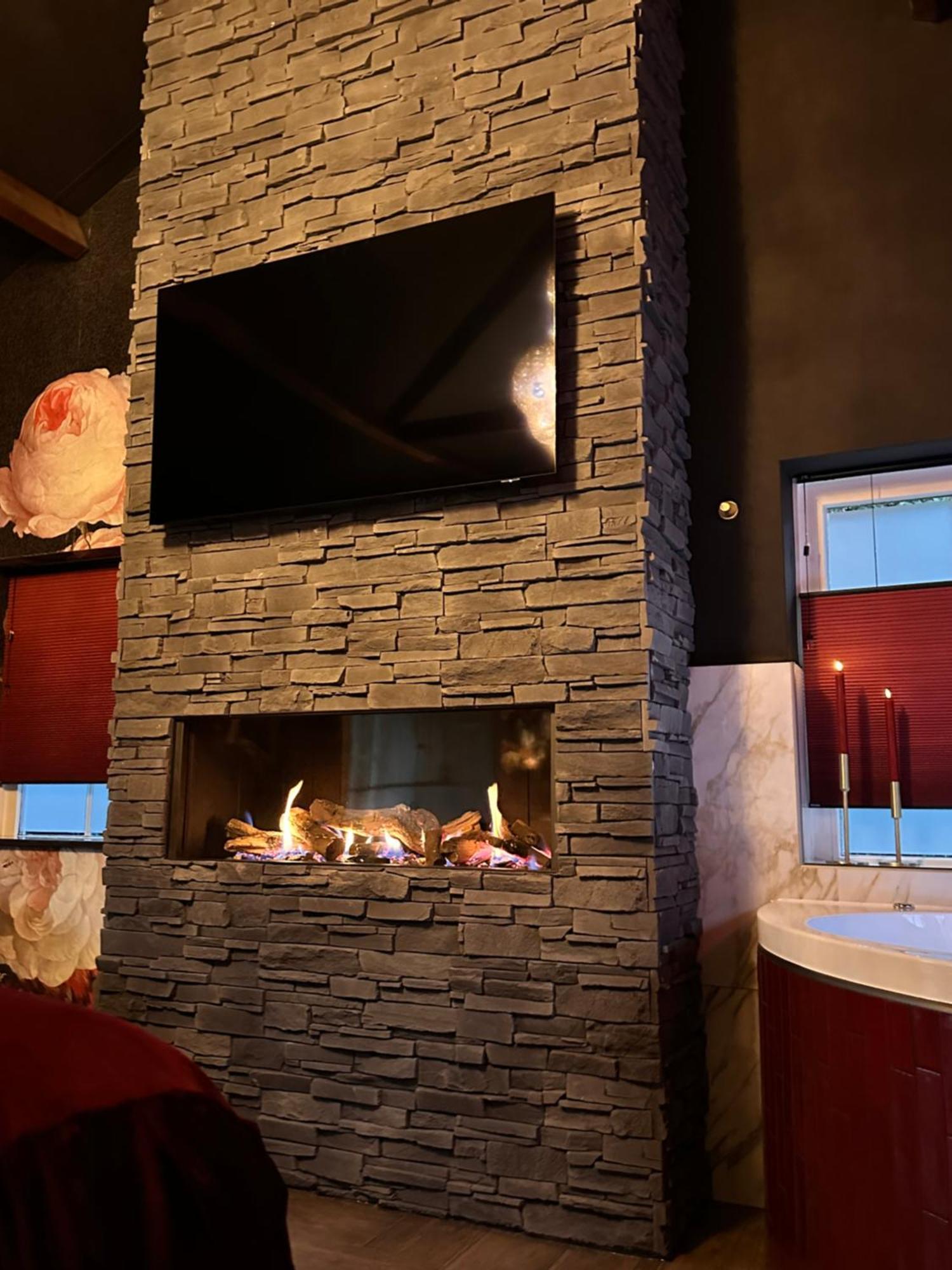 Wellness Tuin - Boudoir - Ultieme Partner Beleving Met Jacuzzi En Openhaard En Prive Sauna In Romantische Stijl * Horst